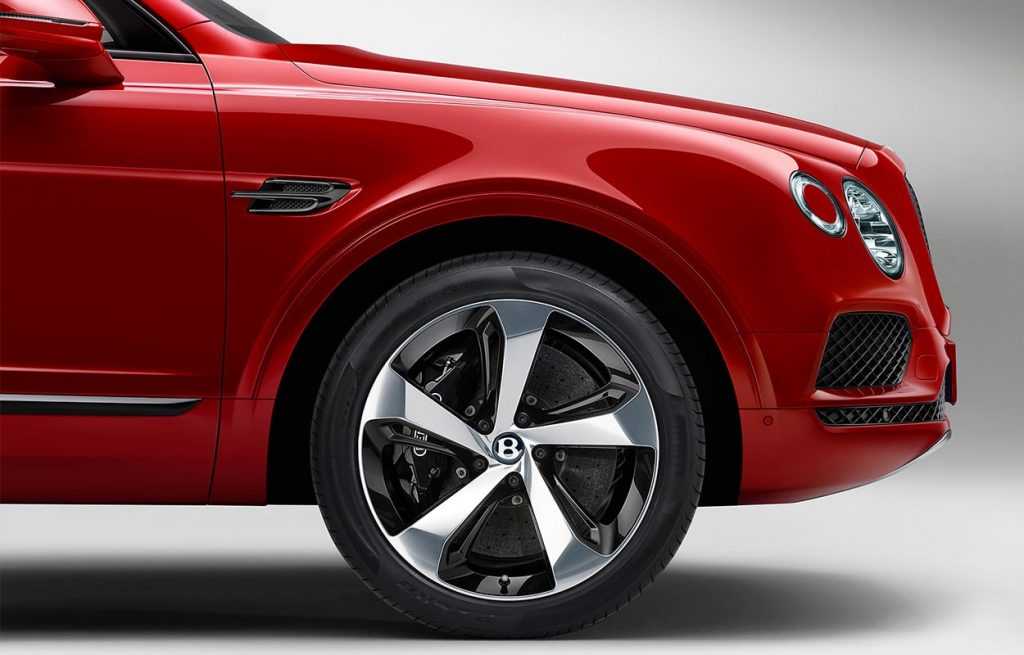 Огляд автомобіля Bentley Bentayga V8 2018 &#8211; 2019