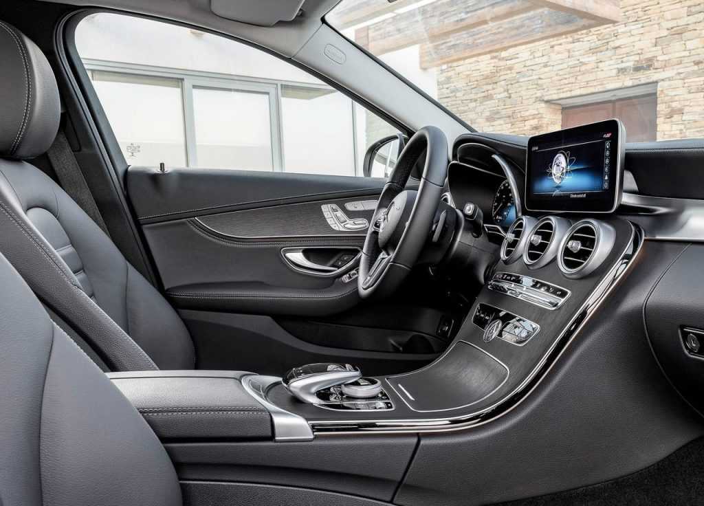 Огляд автомобіля Mercedes-Benz G-Class 2019