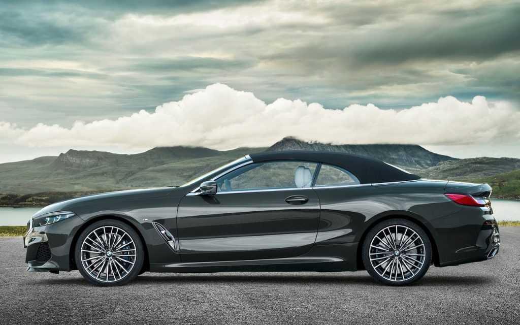 Опис автомобіля BMW 8-Series Convertible 2019 &#8212; 2020