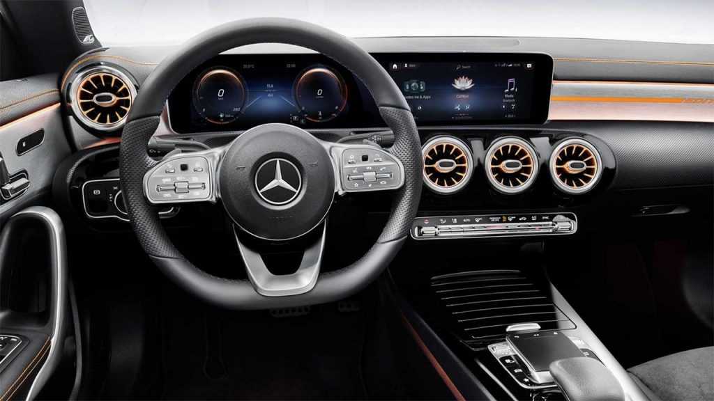 Опис автомобіля Mercedes-Benz CLA 2019