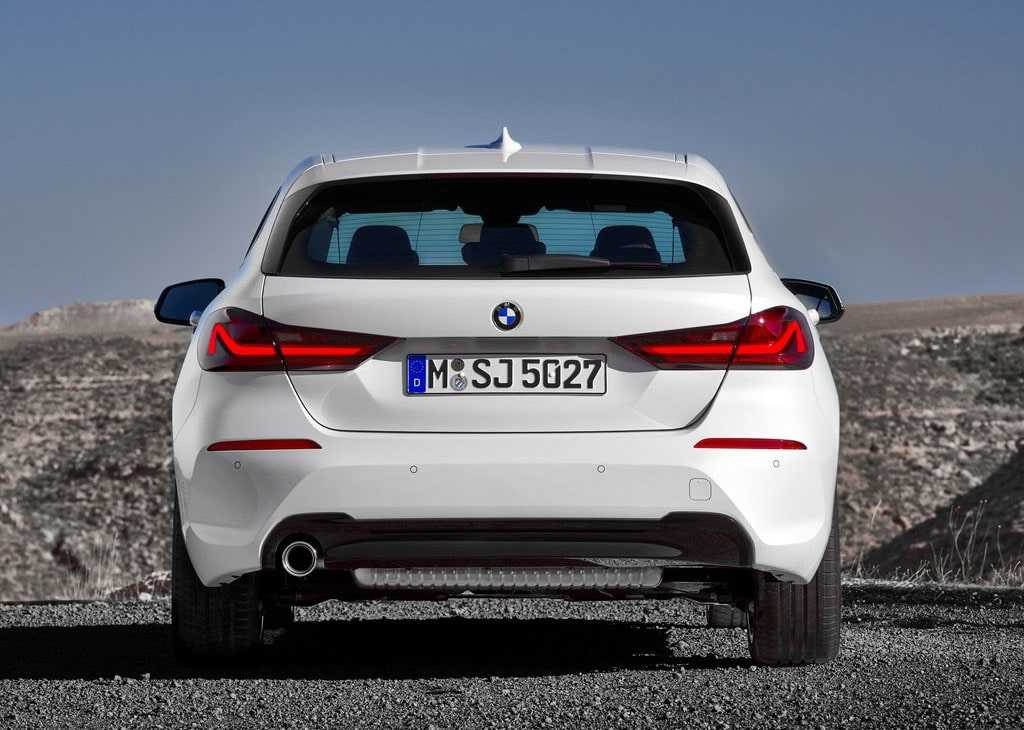 Опис автомобіля BMW 1-Series (F40) 2019 &#8212; 2020