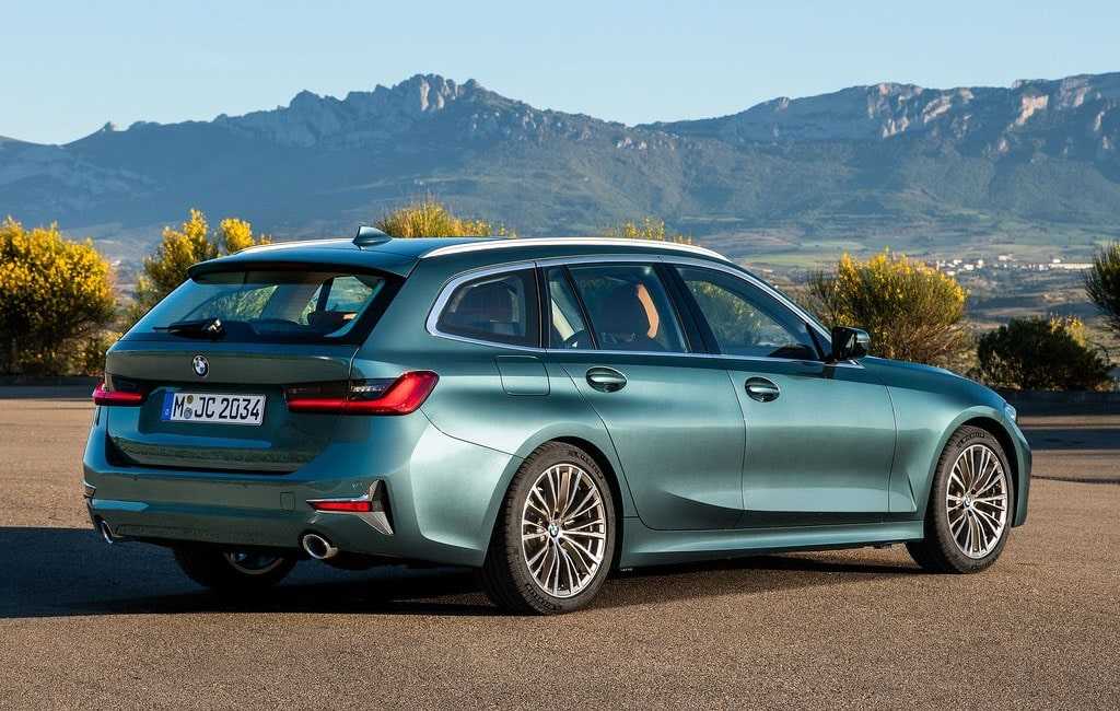 Опис автомобіля BMW 3-Series Touring G21 2019 &#8212; 2020
