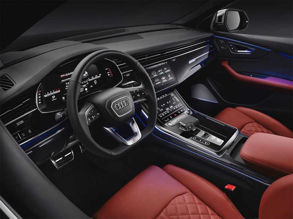 Опис автомобіля Audi SQ8 2019
