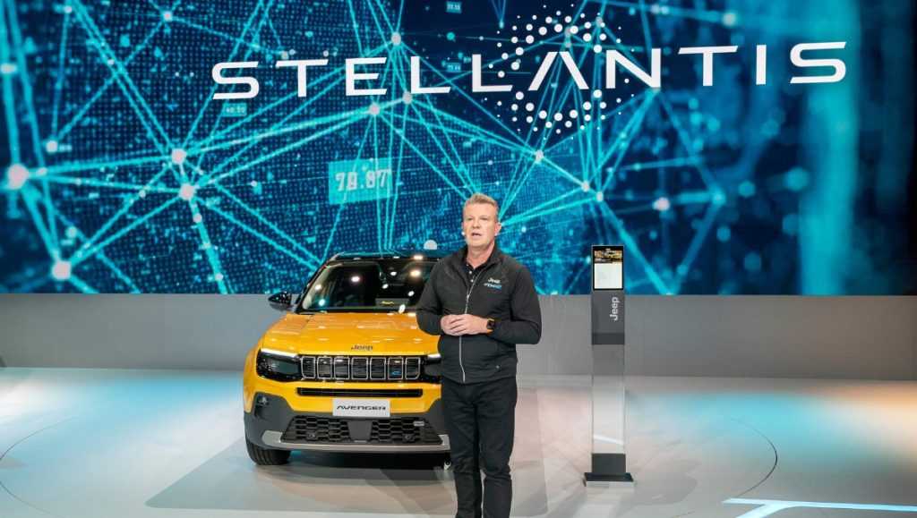 4844 Stellantis приголомшує Паризький автосалон вражаючим електрифікованим портфоліо