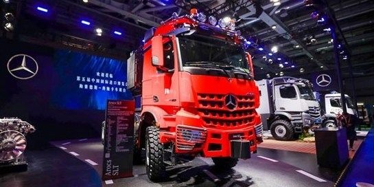 5417 Mercedes-Benz Trucks показав на виставці СIIE у Шанхаї низку цікавих новинок