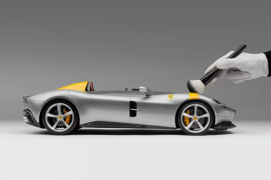 5861 Власники Ferrari зможуть замовити мініатюрну модель свого автомобіля у Amalgam