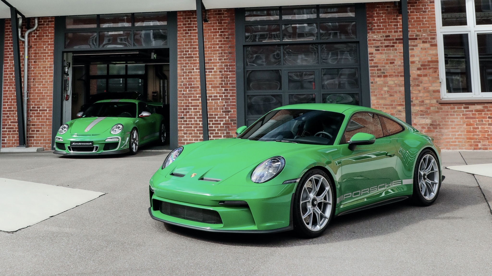 6065 Porsche вперше назвала колір на честь фаната марки