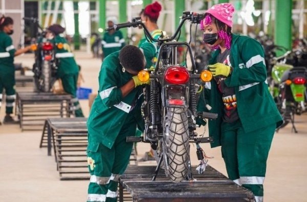 6365 Уряд Уганди влаштовує глобальний обмін мотоциклів