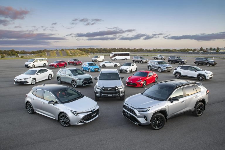 6540 Toyota випустила рекордну кількість автомобілів у квітні