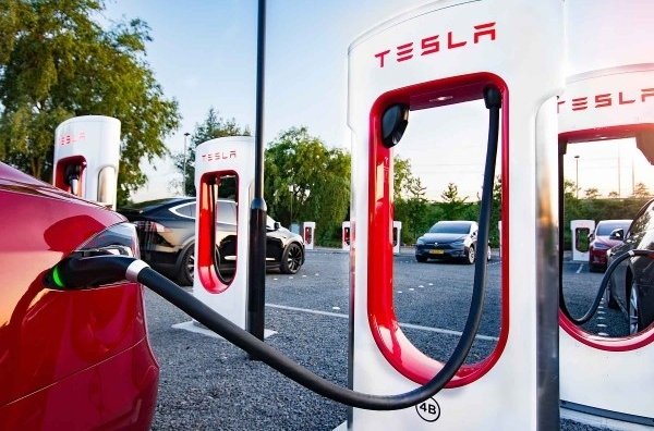 6591 Стандарт зарядки Tesla для електрокарів стане основним у США