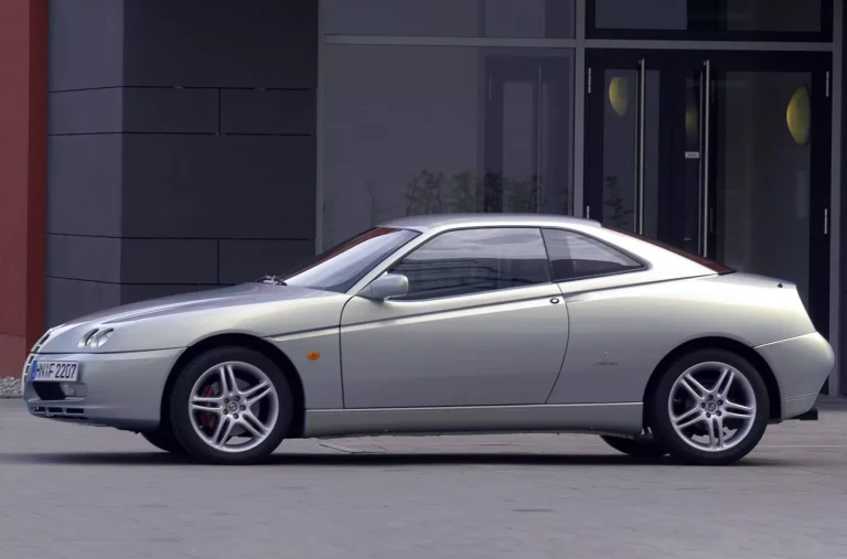 6706 Alfa Romeo GTV відродиться у вигляді електрокара з незвичайним дизайном