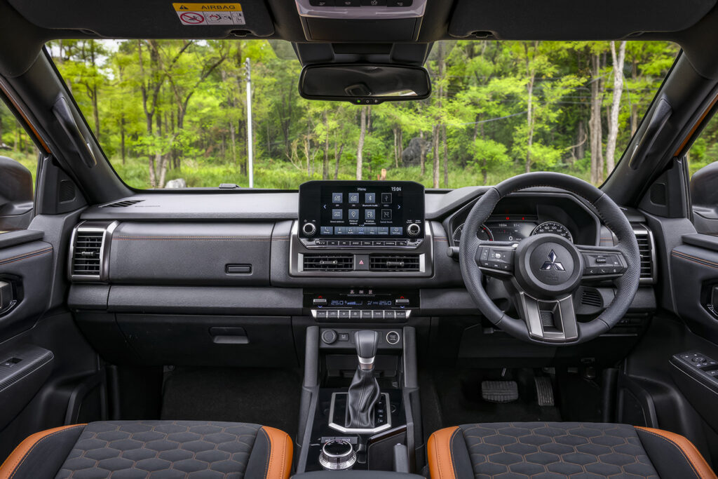 6813 Презентовано Mitsubishi L200 нового покоління